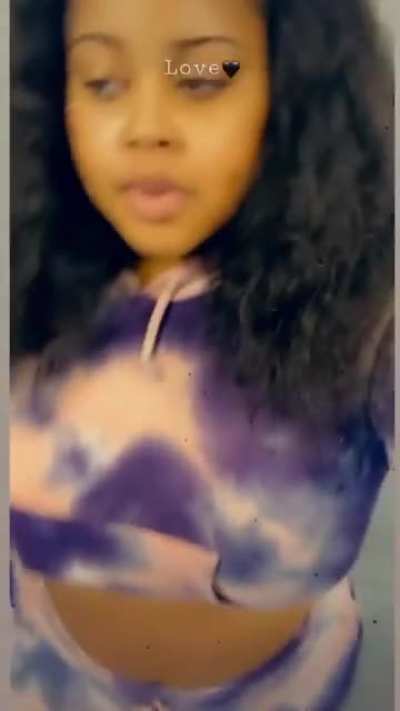 Heyghettobarbie sexy ass 😍🍑🔥🔥🔥