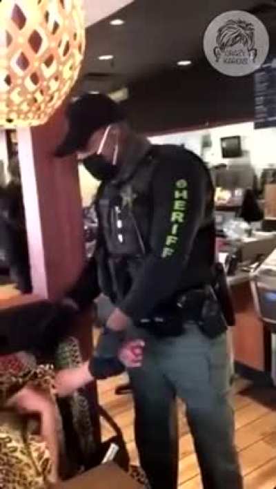 Karen refuses to leave restaurant, claims Cops are kidnapping her and gets arrested.