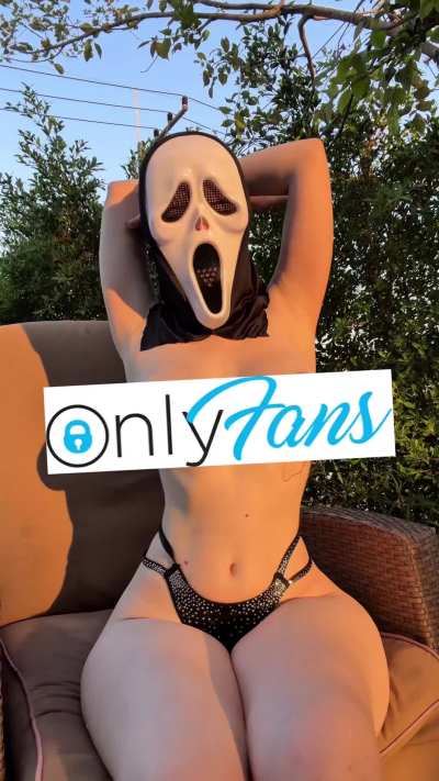 BOO 🔪 Don’t be scared… it’s just 25% off my OnlyFans for my favorite Reddit boys 💕