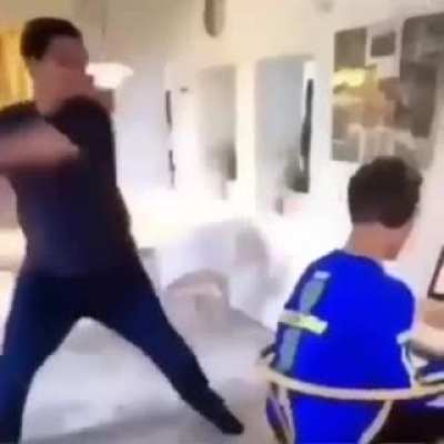 Ğ post