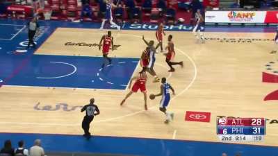 [Highlight] Thybulle catches the Hawks lob attempt in mid air, leading to Dwight Howard and Korkmaz showing the Hawks how an alley oop is done