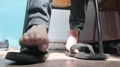 Me in flip-flops (extended version) 