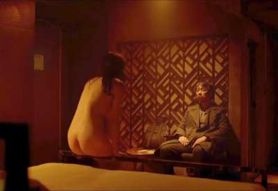 Finally we can see Alexandra Daddarios nude ass and tits in a movie again!