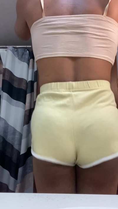 Love making my little bubble butt clap