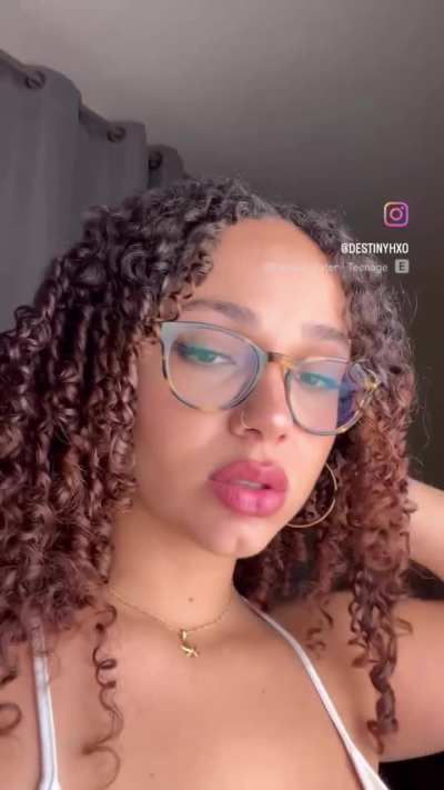 👓🍑