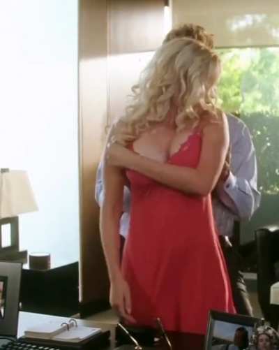 Scarlett in He’s Just Not That Into You