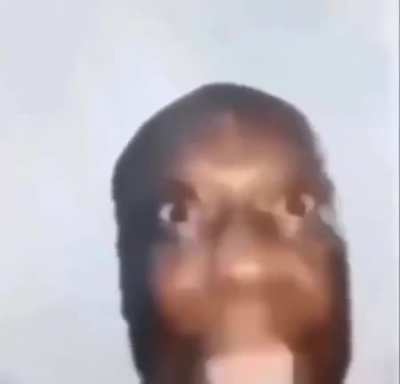 🗿