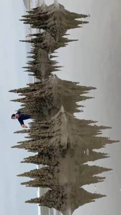 Satisfying sand art