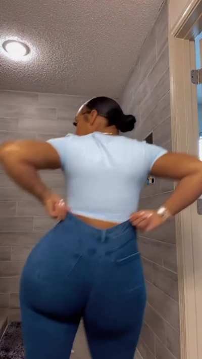 Lambo<wbr>rghin<wbr>iBodi<wbr>ezz #Appr<wbr>oved😍<wbr>🍑✅ (This Video Does Not Have Sound)