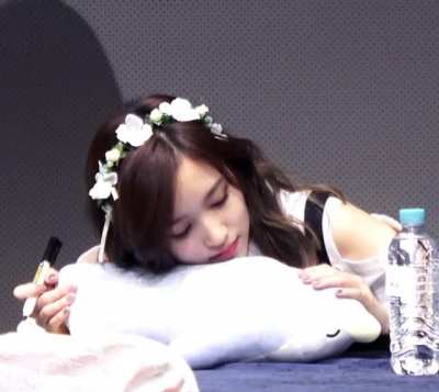 Comfy Mina
