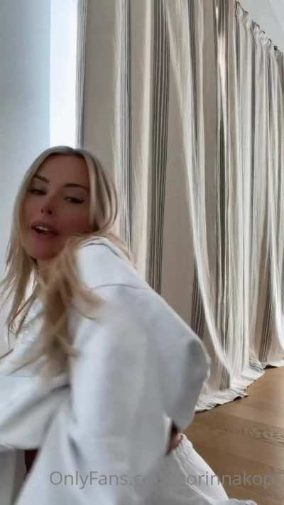 Corinna Kopf -> New 0.F. Folder .-> Below <-.