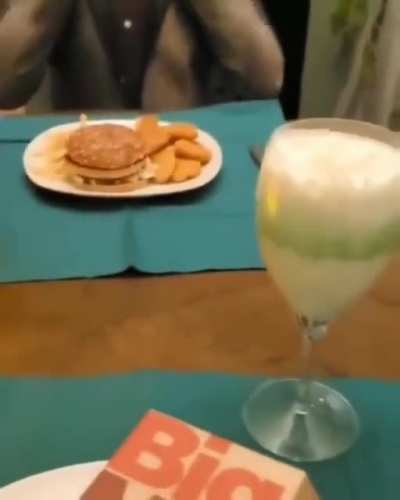🧐🍷
