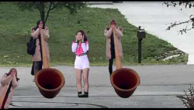 when chaeyoung remembers that she has no lines in DTNA