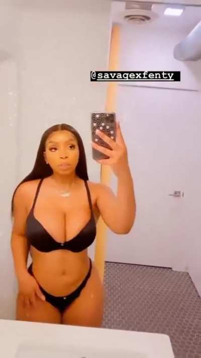 Look at that body🤪<wbr>🤪🤪