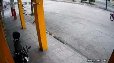Quick thinking Ecuadorian prevents his assassination