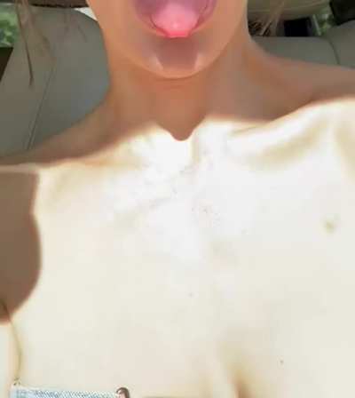 I love being naked in public and not wearing a bra. ♥️💁🏻‍<wbr>♀️ (boobs are always out in the car)