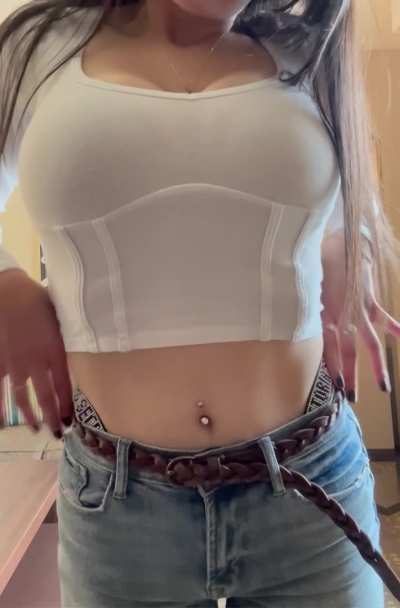 Showing off my clothed body 