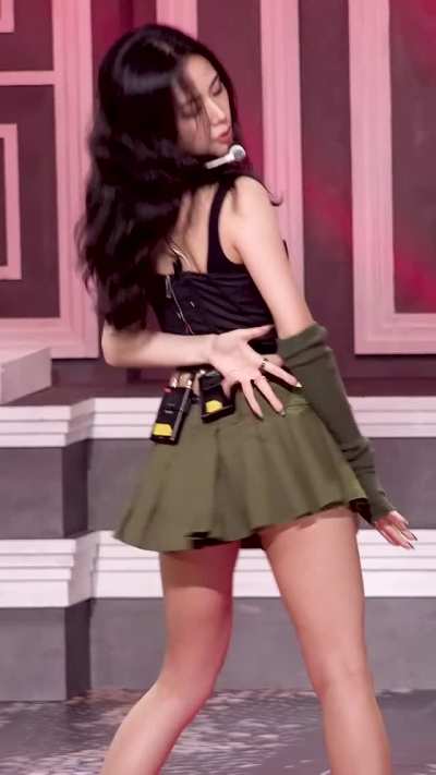 Jisoo cheeks 🤤
