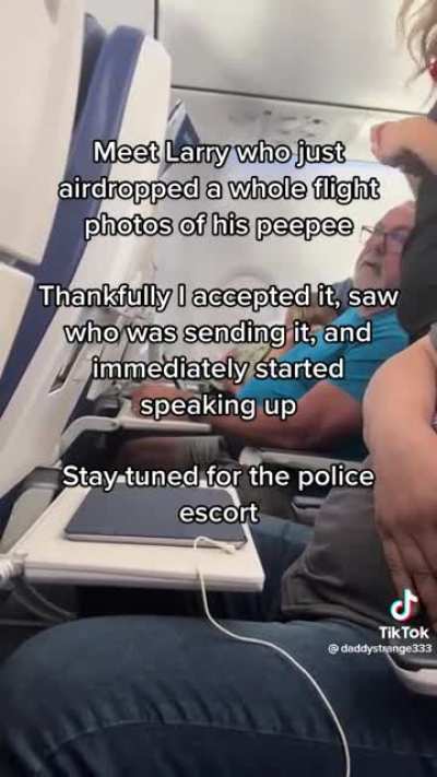 Man airdrops a picture of himself naked to all passengers of an airplane