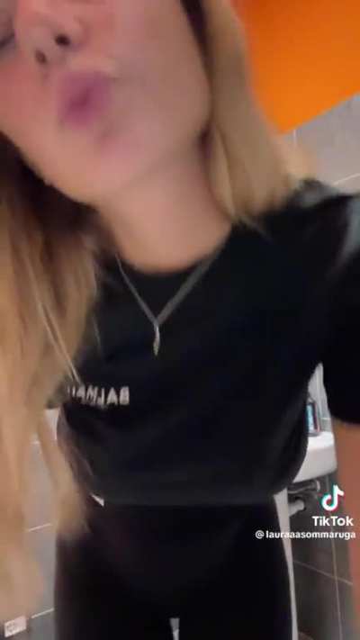 @laur<wbr>aaaso<wbr>mmaru<wbr>ga