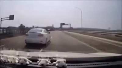 Переиграл назойливого 