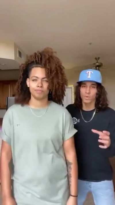 Thats some pretty fucking good dancing. Impressive