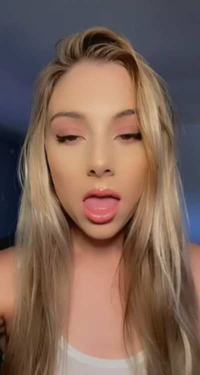 Say hi if you’d fuck me :)