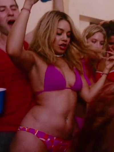 Merry Christmas to /r/Ce<wbr>lebri<wbr>tyBel<wbr>ly! Here's Vanessa Hudgens In My Favorite Belly GIF