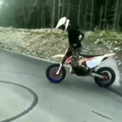 Showing bike stunt