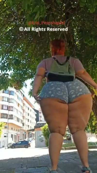 Since randalin hasn't posted in a while, here's another wide hip bbw, @eris<wbr>_pear<wbr>shape<wbr>d 70 inches from Spain.