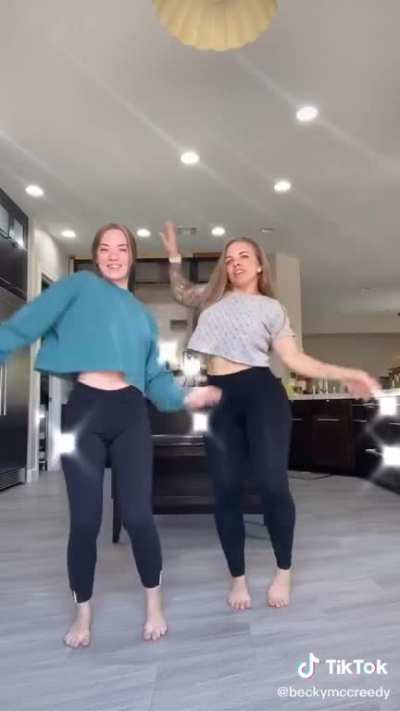 Thicc mommy and daughter doing their thang