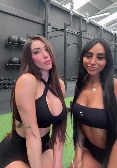 🥴