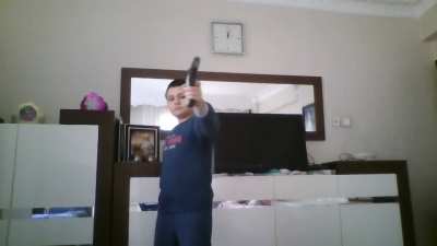Sunucuma gelip dm den reklam yapan veledi buldum ana avrat küfür ediyordu bana youtube kanalına girdim yaşı kaç diye brawl stars youtuberiymiş son videosuda bu izlerken gülmekten sıçtım 10 yaşındaki çocuk discordan ana avrat sövüyor bu video ne amk FSODNF