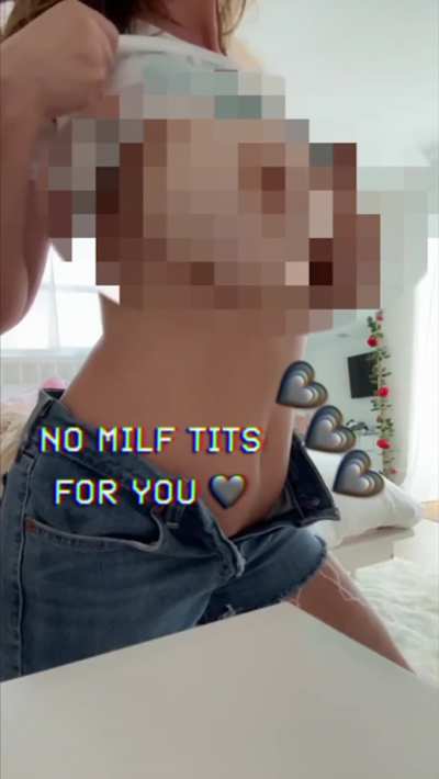 Another amazing MILF titty drop <3