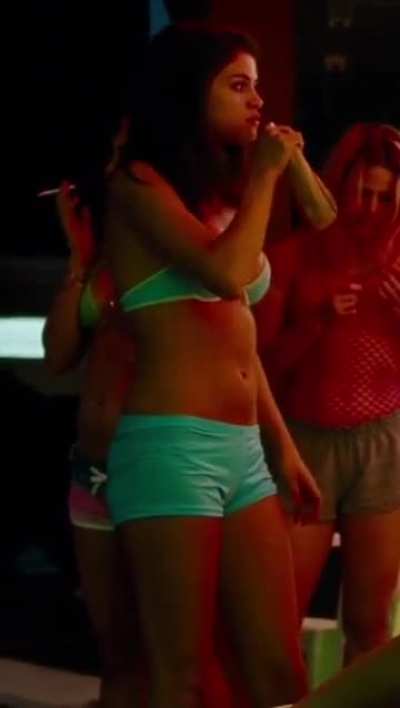 Beautiful Body w/Vanessa Hudgens [Spring Breakers]