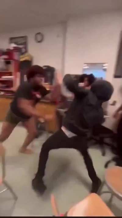 Gay student faught back against the homophobic bully and won