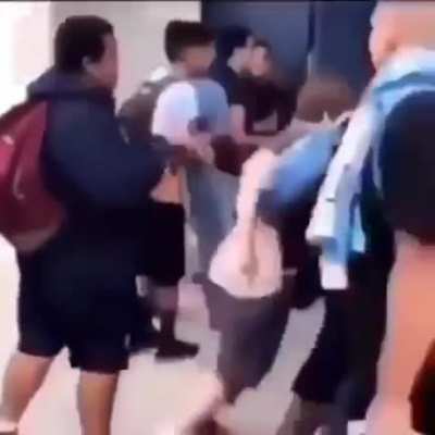 Beyler birisi gelip size böyle bir hareket yapsa ne yaparsınız?