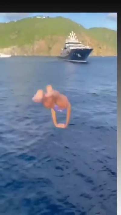 How to dive with elegance.