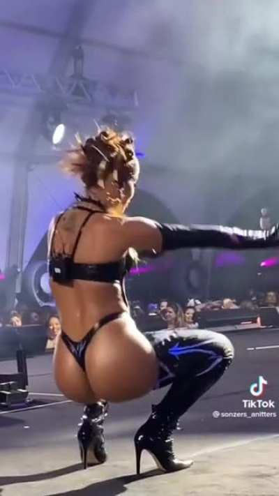 Anitta - VideoShow 🥵🔥🇧🇷