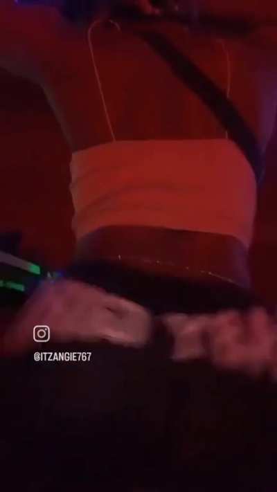 (@itzangie767)