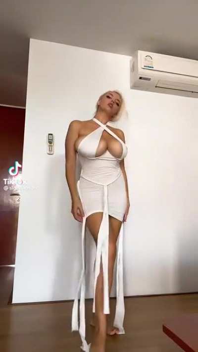 She knows how to show them off