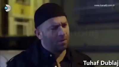 Mesut oğlunu döven polise çakar