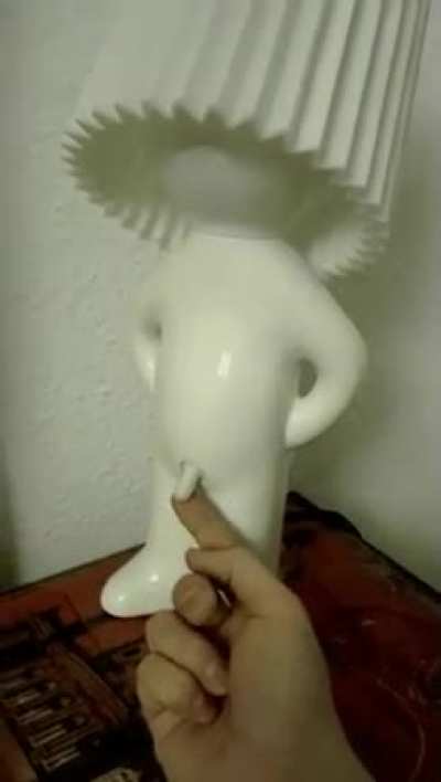 This awkward lamp.