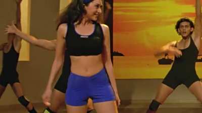 Karisma Kapoor's bubbly ass! 🤤🍑💦