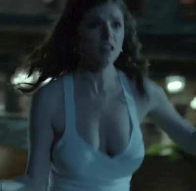 Anna Kendrick has some nice bounce to her step