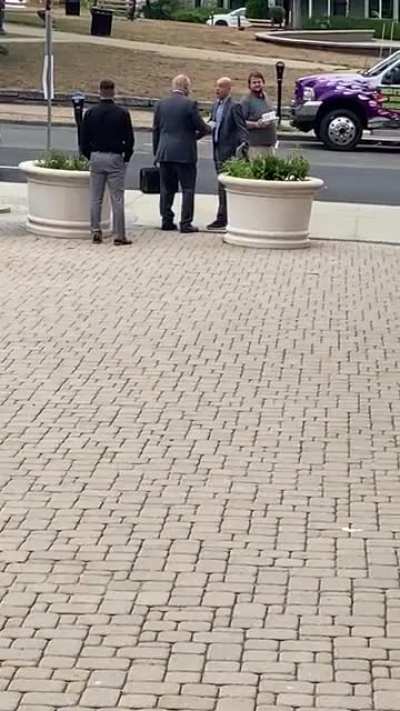 Lawyer hits another lawyer. Proceeds to go into court house to defend a client, Better call Saul style.