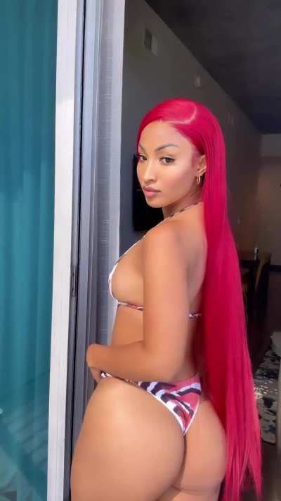 Shenseea is 💣af
