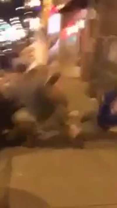 Soyulan kişiyi kurtaran iki ADAM
