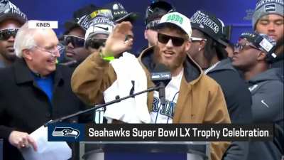 [Highlight] Cooper Kupp at Seahawks Super Bowl parade: 