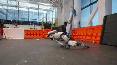 Acrobatic Atlas Walks like a Human